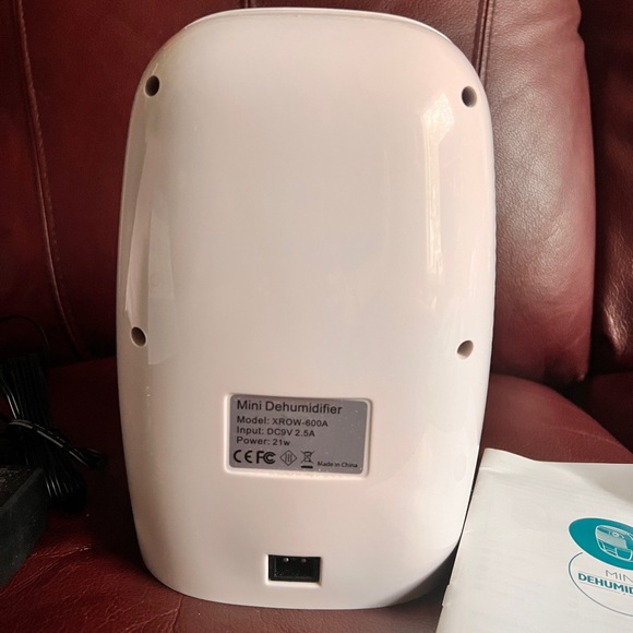 Electronic Air Portable Compact Mini Dehumidifier - Picture 3 of 6